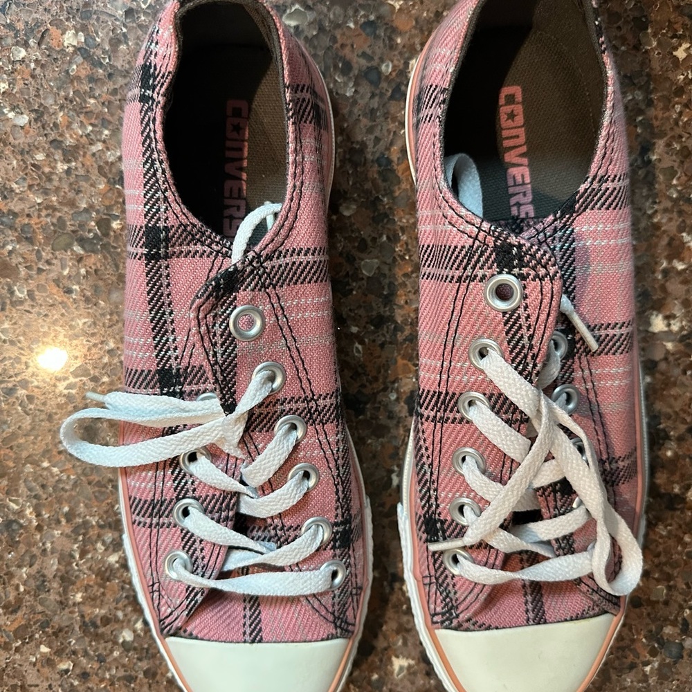 Converse - Picture 2 of 4